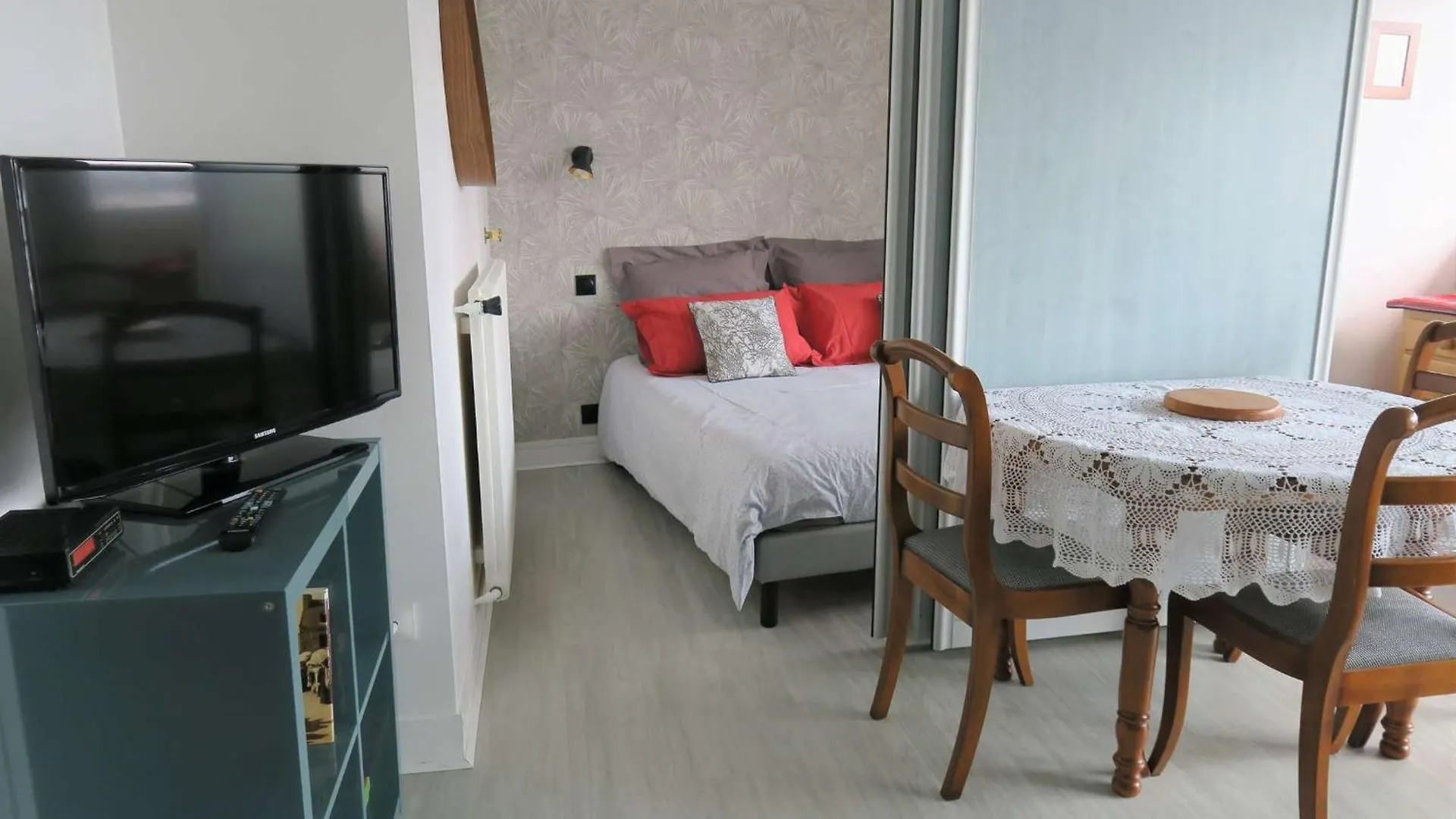 Bel Appartement Avec Loggia Et Balcon Vue Sur Mer A Perros-Guirec - Ref 874